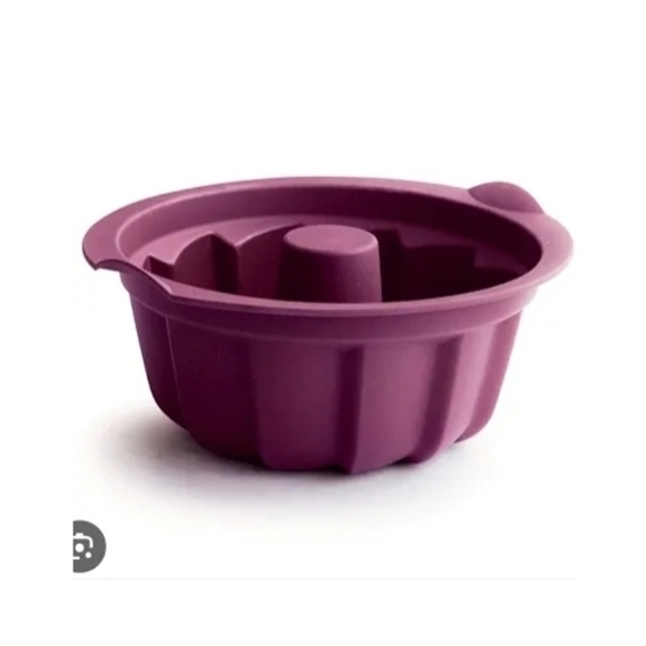 Purple Silicone Bundt Cake Pan - Picture 1 of 2